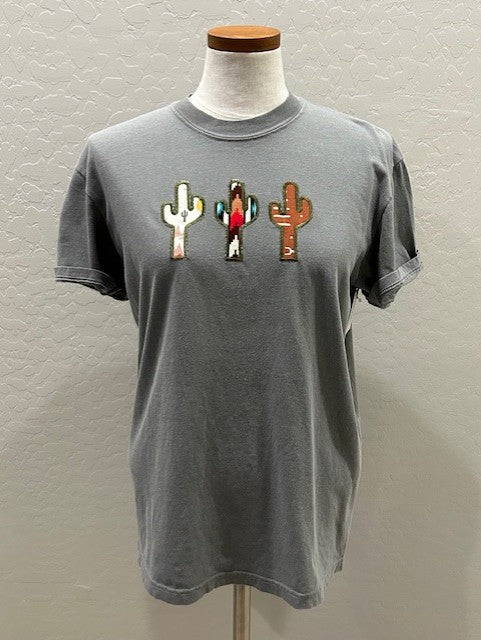 3 Cacti Applique t-shirt