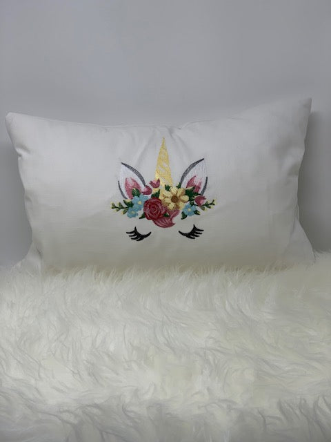 Embroidered pillow - Unicorn